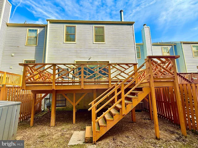 $530,000 | 21 Haxall Court, Sterling, VA 20165