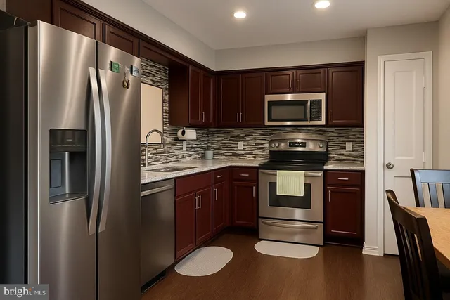 $530,000 | 21 Haxall Court, Sterling, VA 20165