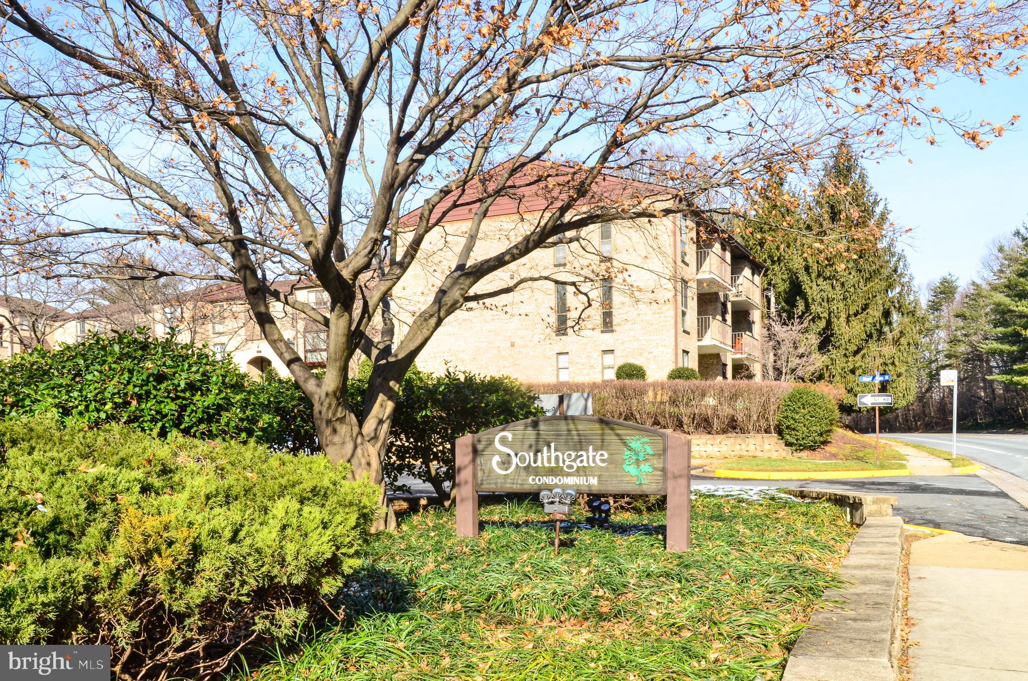 2073 Royal Fern Court, Unit 11B Reston, VA 20191 - Photo 22 of 22 Entrance to condo community