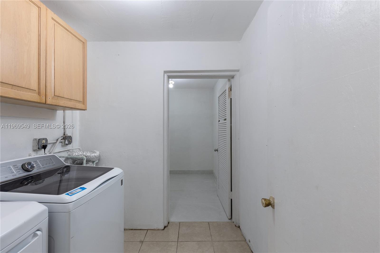 129 Southeast 4th Street, Unit 2 Hallandale Beach, FL 33009 - Photo 12 of 19 Photo 12