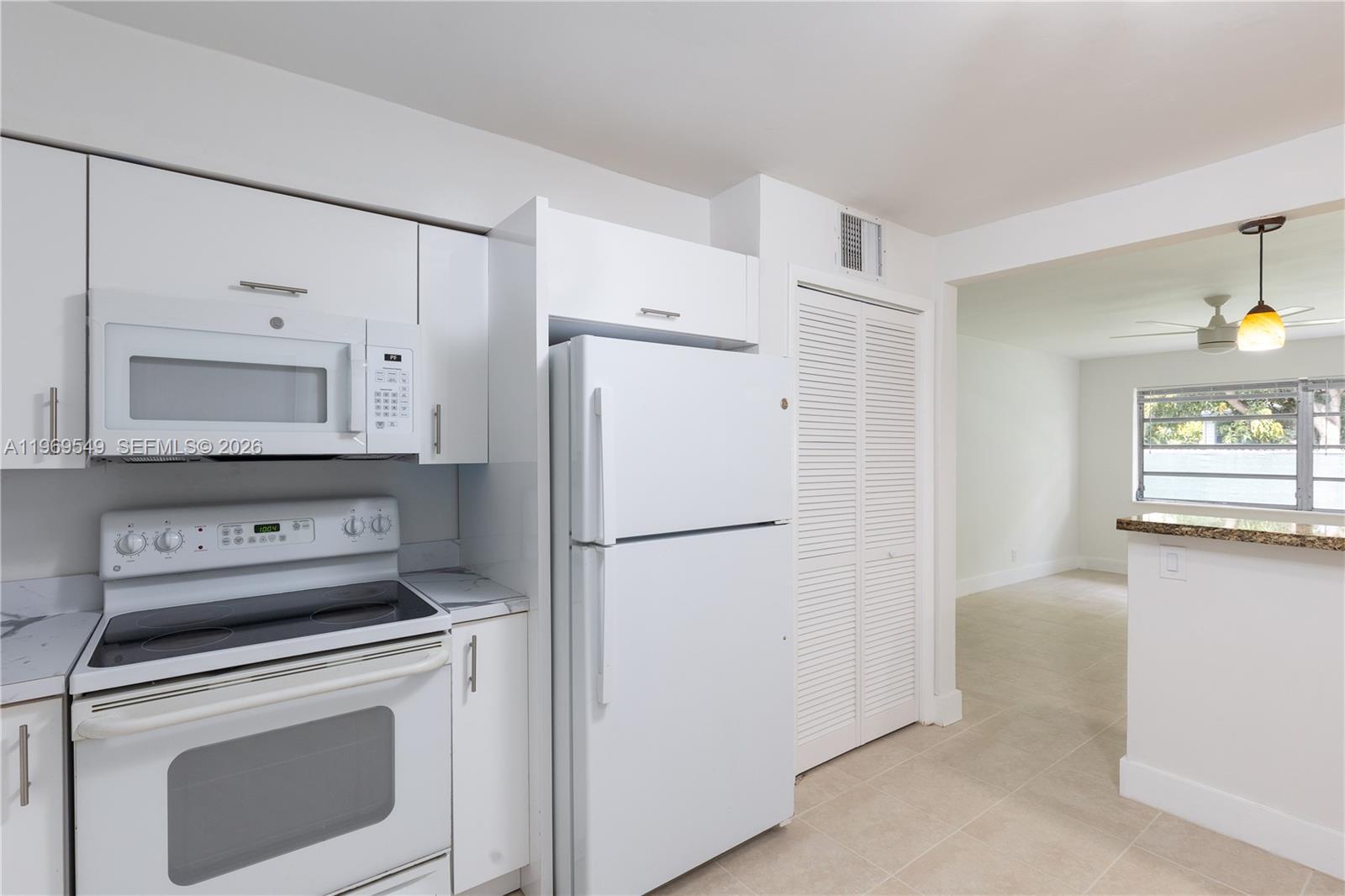 129 Southeast 4th Street, Unit 2 Hallandale Beach, FL 33009 - Photo 2 of 19 Photo 2