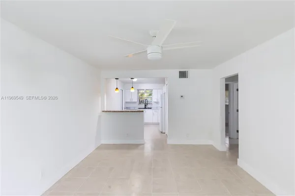 $2,300 | 129 Southeast 4th Street, Unit 2, Hallandale Beach, FL 33009