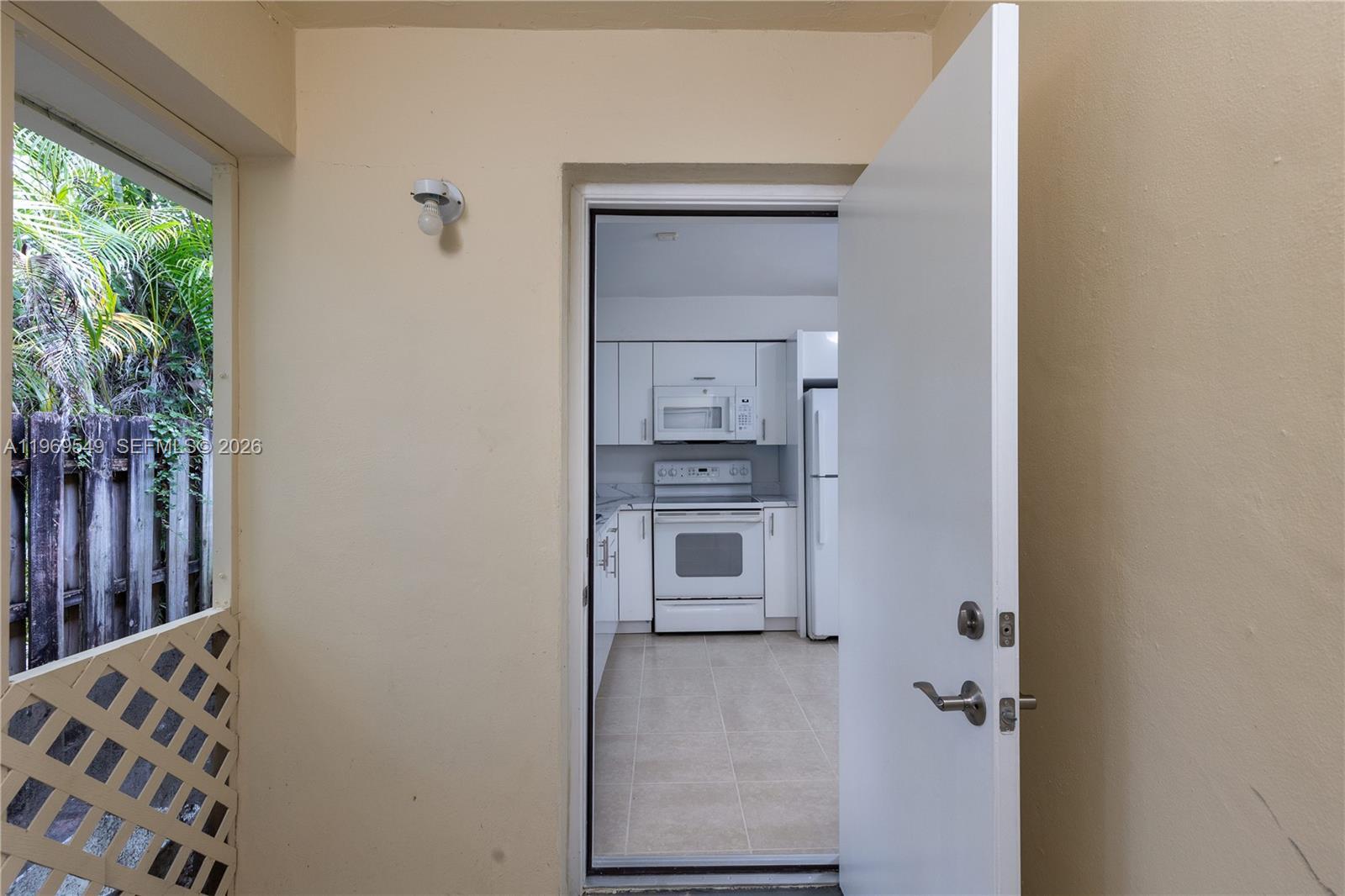 129 Southeast 4th Street, Unit 2 Hallandale Beach, FL 33009 - Photo 10 of 19 Photo 10