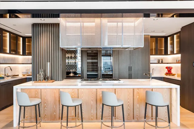 $6,490,000 | 460 West 42nd Street, Unit PH1C | Hell's Kitchen