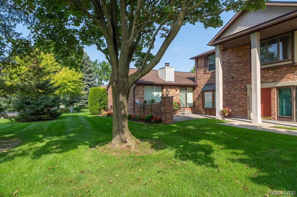 2273 London Bridge Drive, Unit 31 Rochester Hills, MI 48307 - Photo 2 of 9