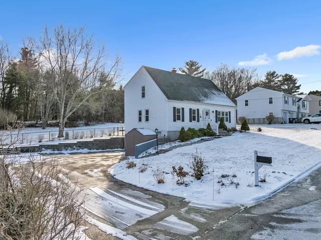 $475,000 | 26 Stephen Drive, Webster, MA 01570