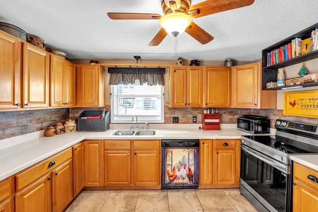 $475,000 | 26 Stephen Drive, Webster, MA 01570