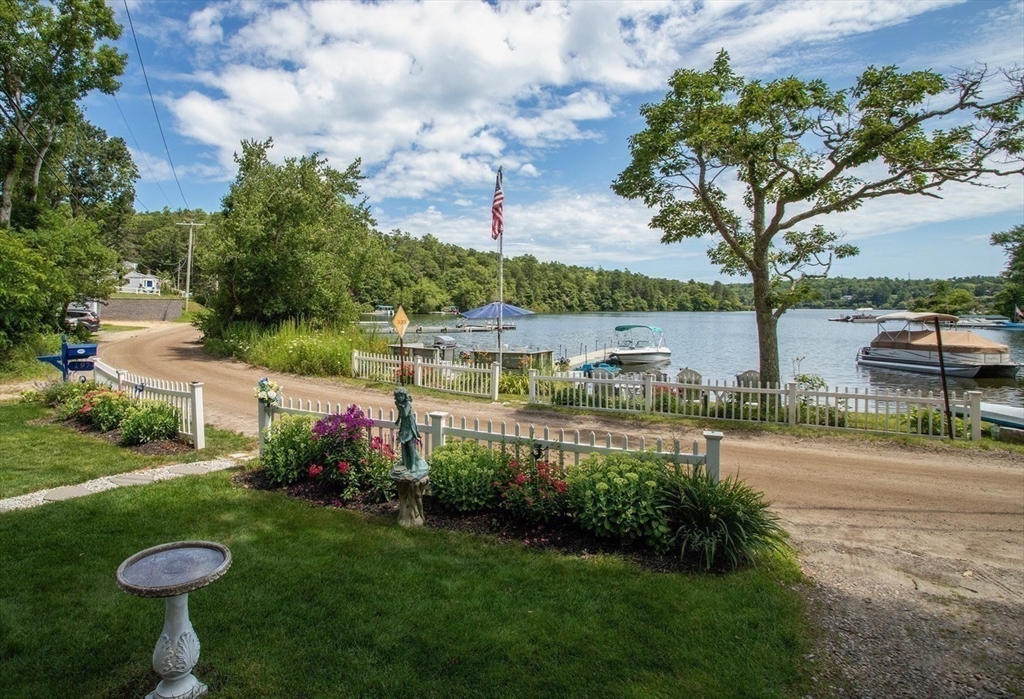 197 Roxy Cahoon Road Plymouth, MA 02360 - Photo 3 of 41 Gallery Image 3