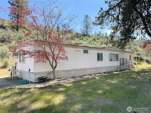 $249,900 | 31884 Phillips Lane East, Davenport, WA 99122