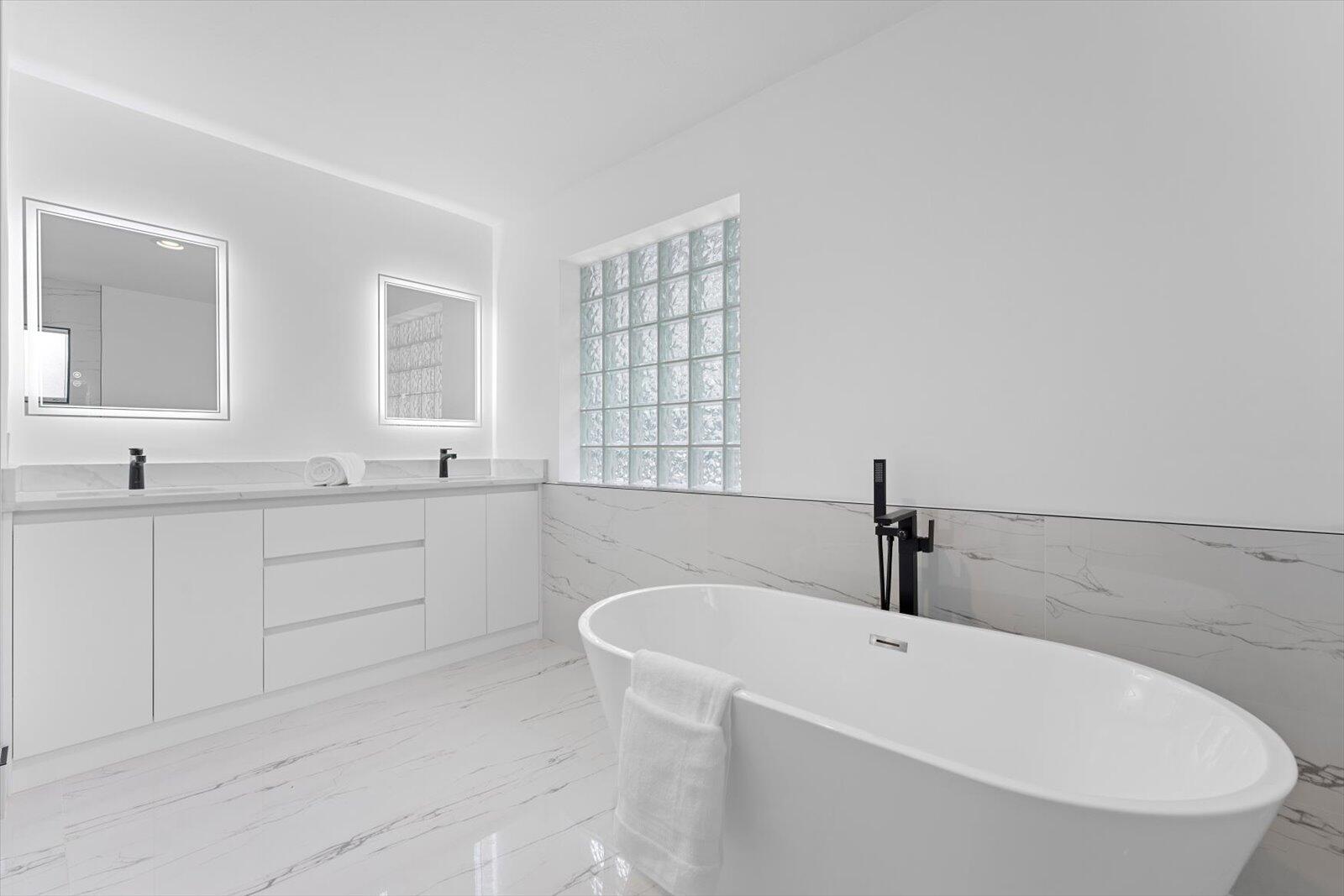 6045 Old Court Road, Unit 401 Boca Raton, FL 33433 - Photo 19 of 47 20-DSC03960