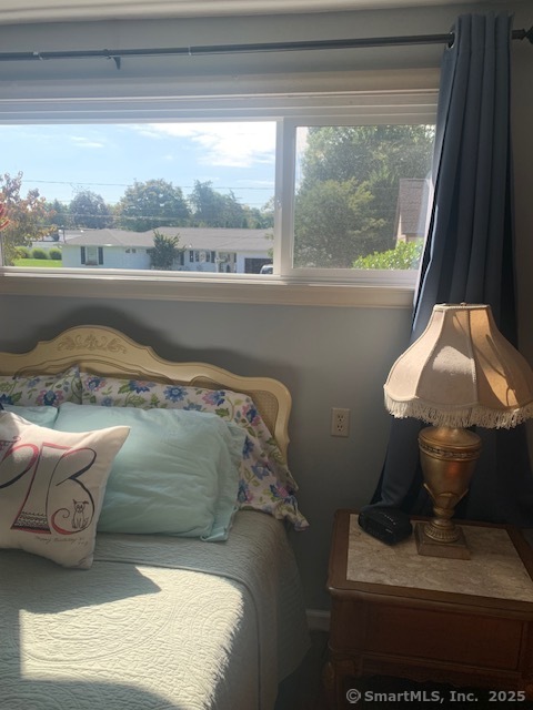62 Cedarwood Road Berlin, CT 06037 - Photo 18 of 37 a view of fountain in balcony