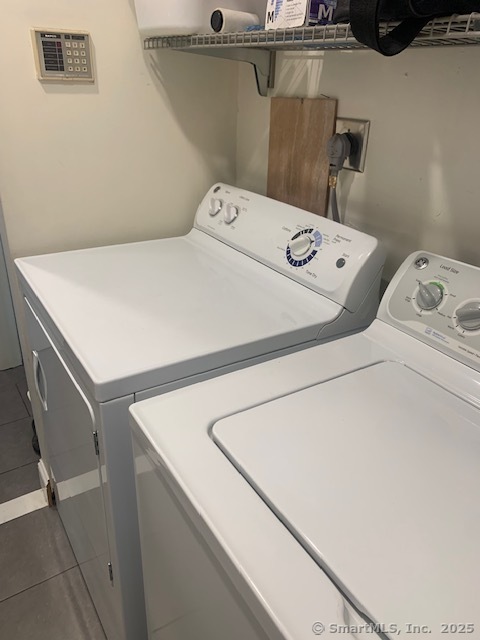 62 Cedarwood Road Berlin, CT 06037 - Photo 31 of 37 a utility room with dryer and washer