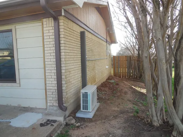 $185,000 | 105 Terrell Street, Ranger, TX 76470