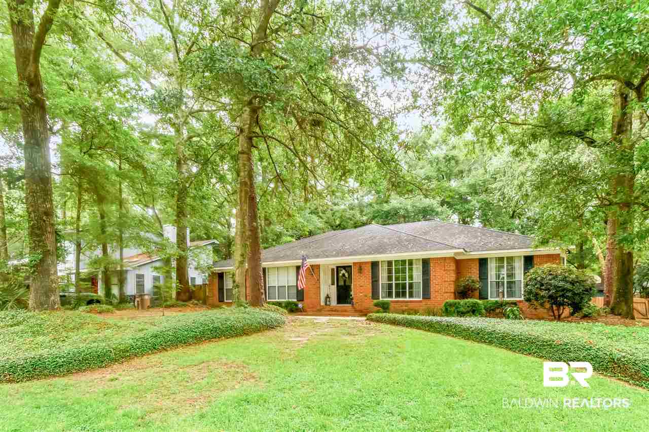 907 Wesley Avenue Mobile, AL 36609 - Photo 3 of 36