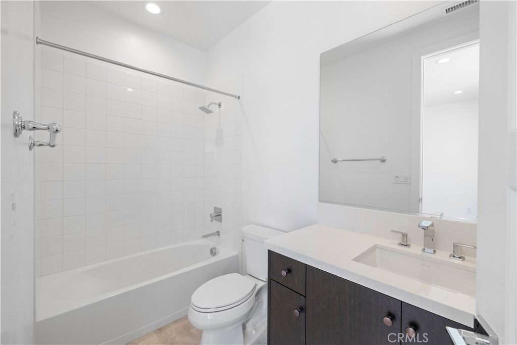 11712 Churchill Way Porter Ranch, CA 91326 - Photo 27 of 33 Gallery Image 27