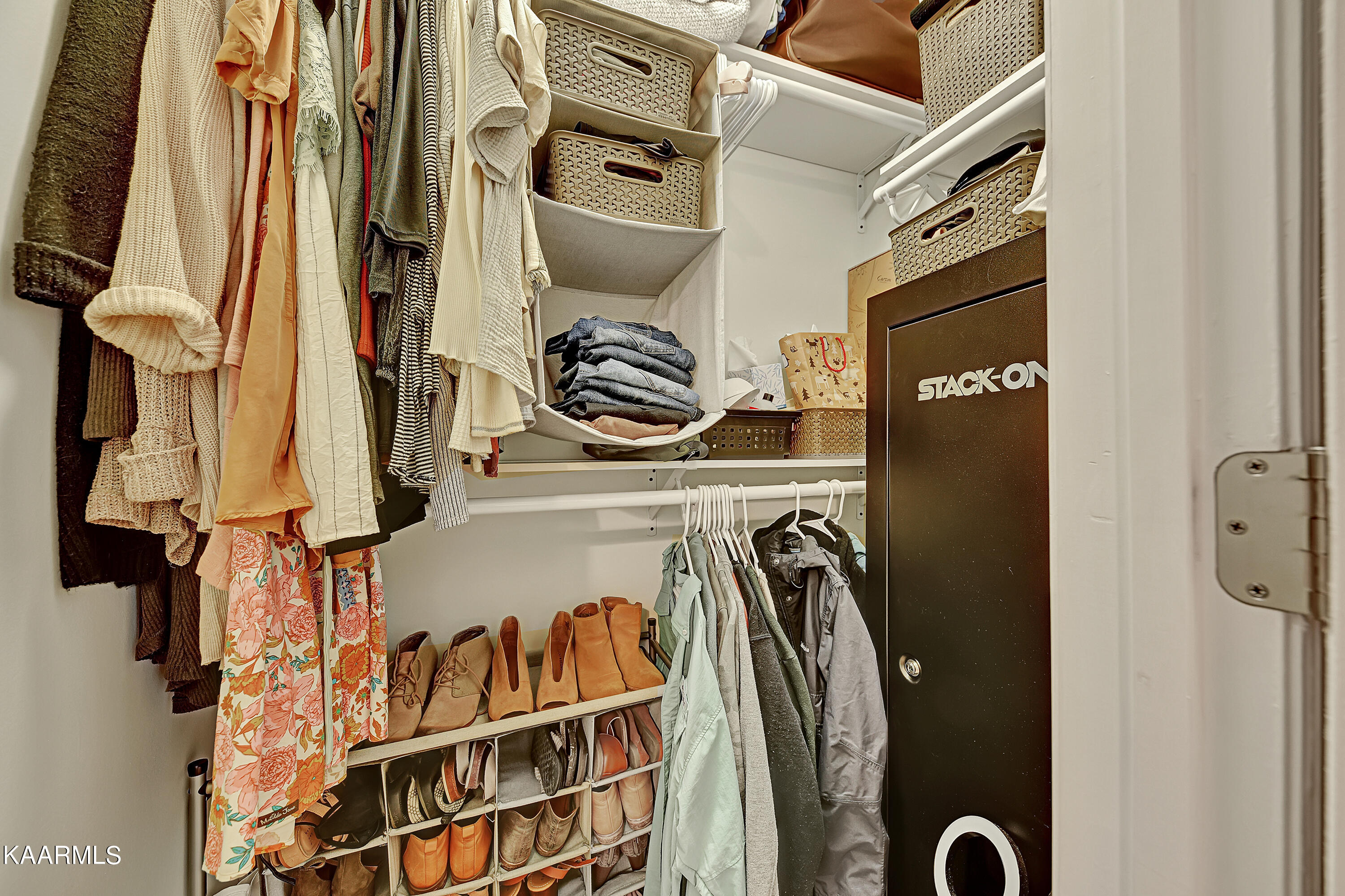 438 Keeble Road Maryville, TN 37804 - Photo 16 of 36 Bedroom 1 Closet