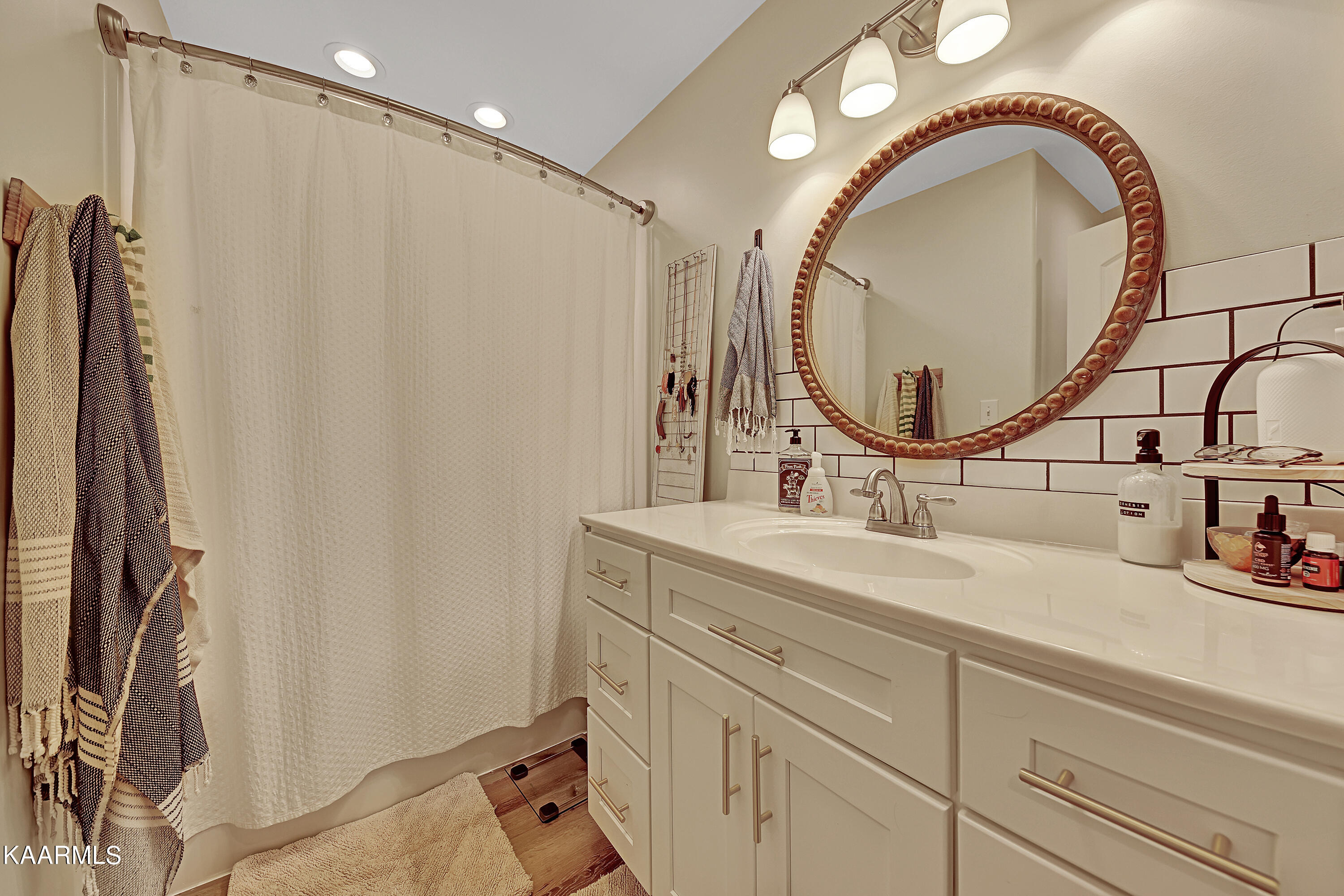 438 Keeble Road Maryville, TN 37804 - Photo 17 of 36 Bathroom