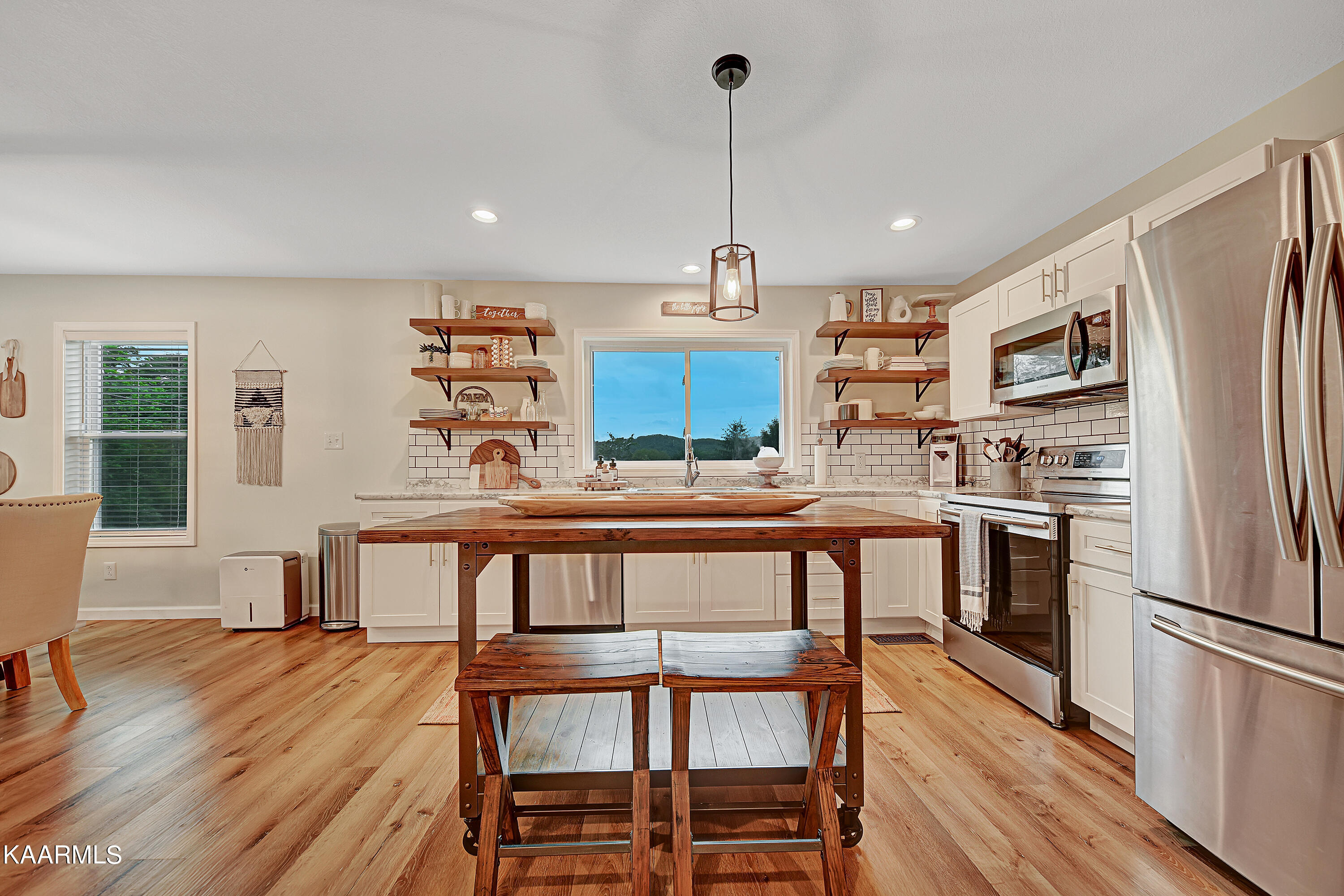 438 Keeble Road Maryville, TN 37804 - Photo 8 of 36 Eat-in Kitchen