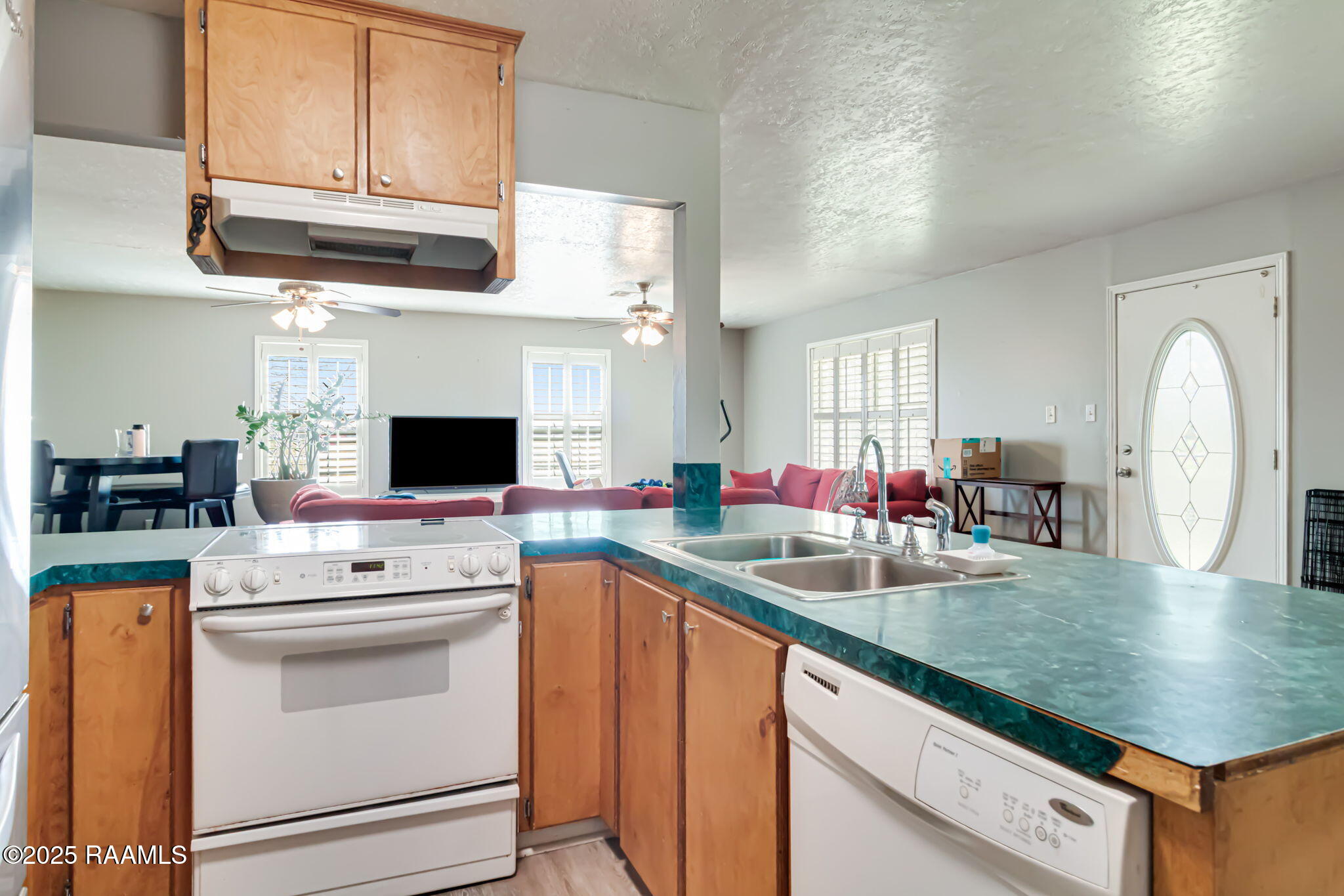 208 Deville Road Opelousas, LA 70570 - Photo 7 of 17 11-web-or-mls-208 Deville-10