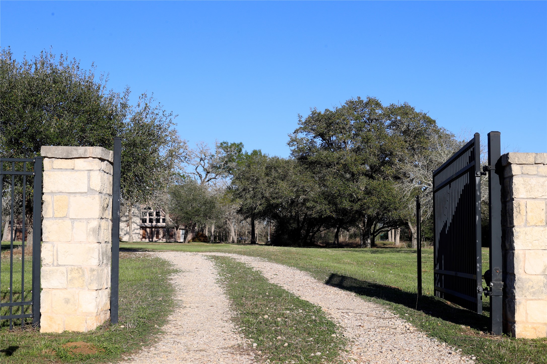 3337 Brunes Mill Road Columbus, TX 78934 - Photo 3 of 48