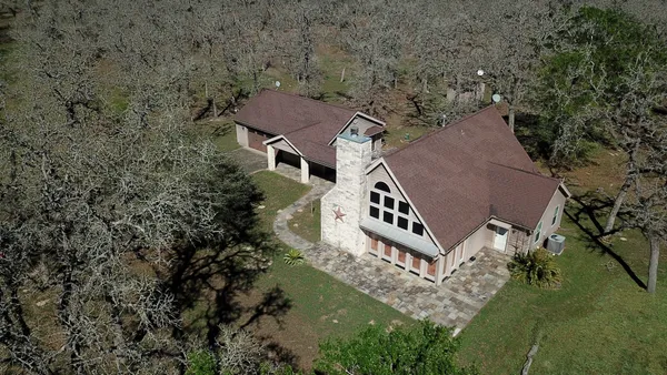 $750,000 | 3337 Brunes Mill Road, Columbus, TX 78934