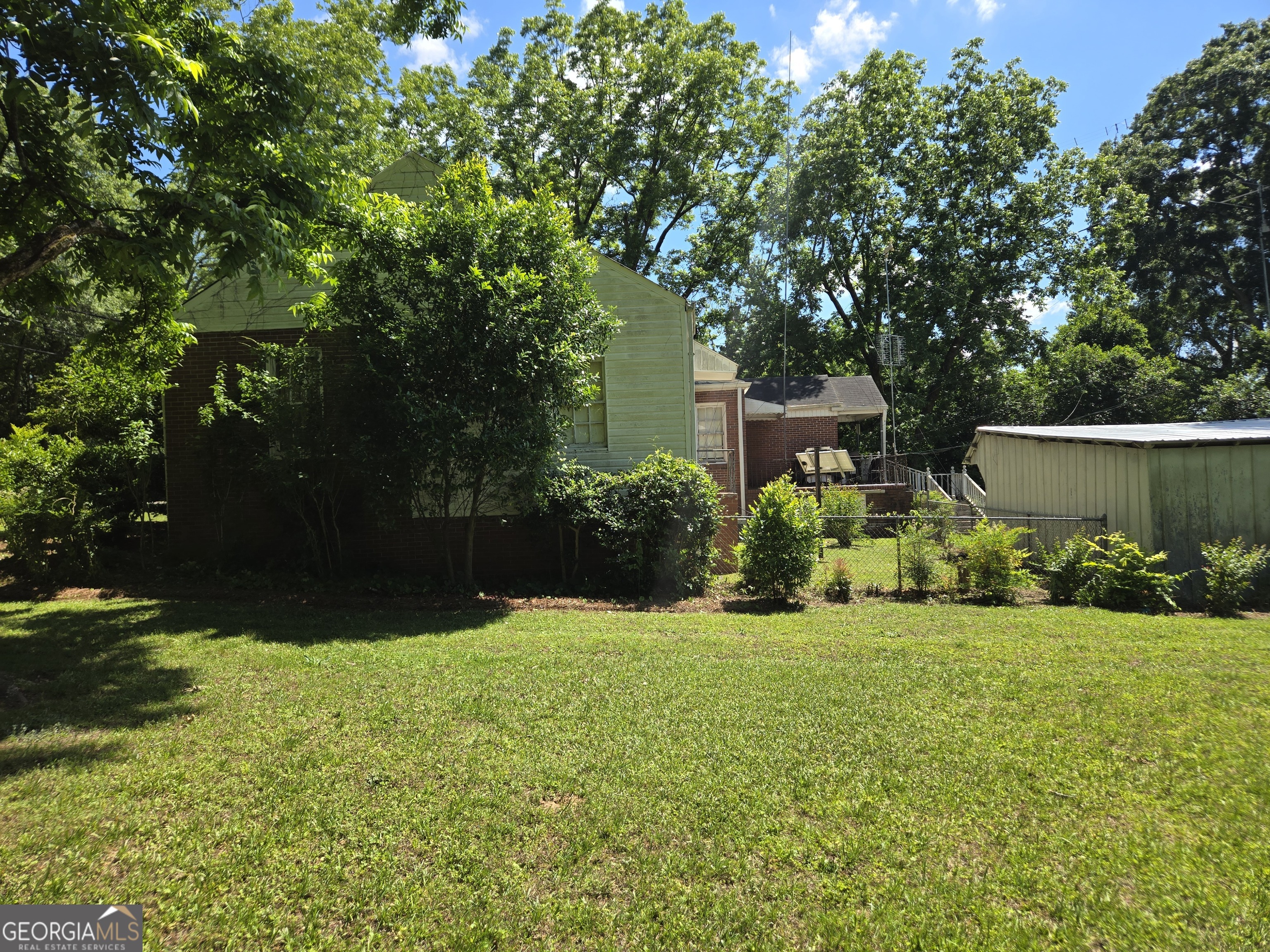 909 Thomaston Street Barnesville, GA 30204 - Photo 2 of 22