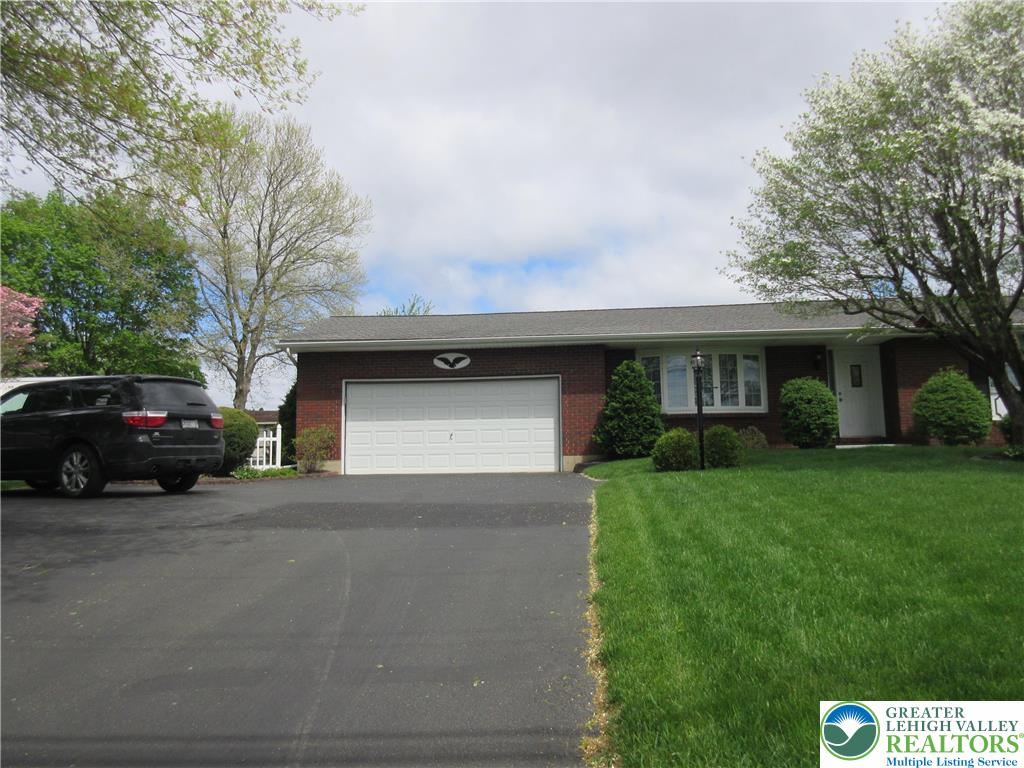 4596 Steuben Road Bethlehem, PA 18020 - Photo 3 of 52 Beautiful flowering trees