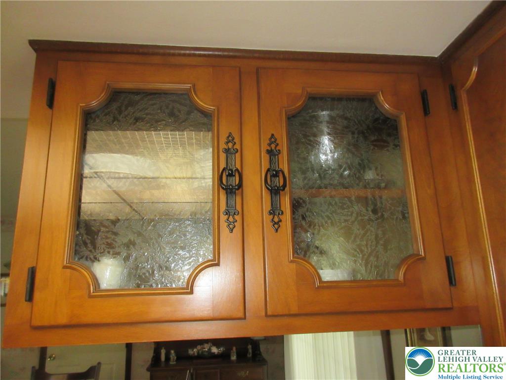 4596 Steuben Road Bethlehem, PA 18020 - Photo 5 of 52 Kitchen cabinet