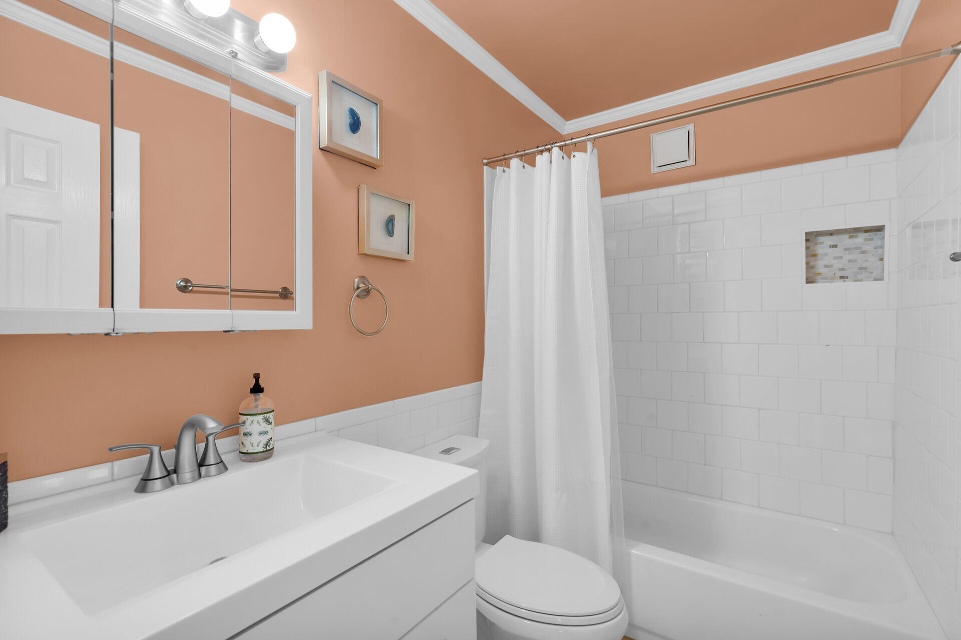 845 Pirates Road Summerland Key, FL 33042 - Photo 17 of 52 845 Pirates Road - guest bathroom