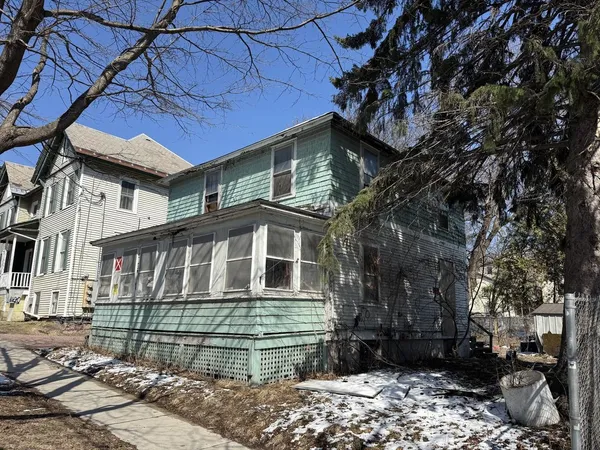 $180,000 | 218 St Paul Street, Burlington, VT 05401