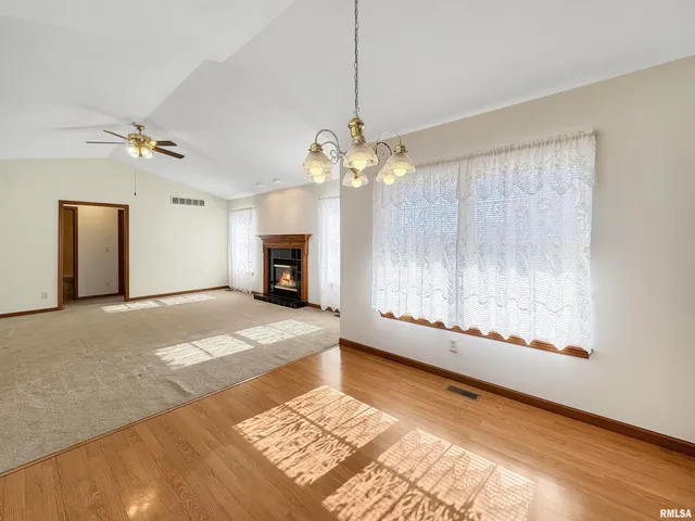 $360,000 | 1600 Kingsbury Road, Washington, IL 61571