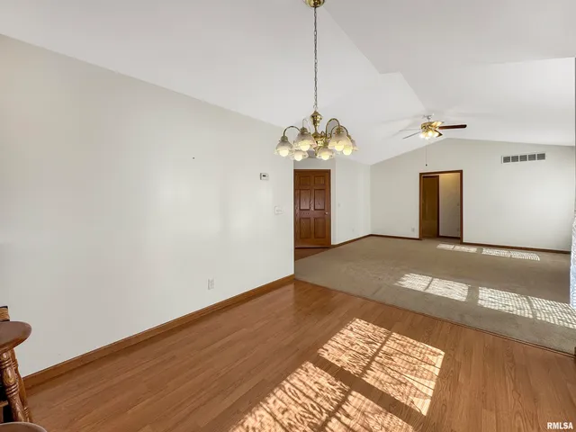 $360,000 | 1600 Kingsbury Road, Washington, IL 61571