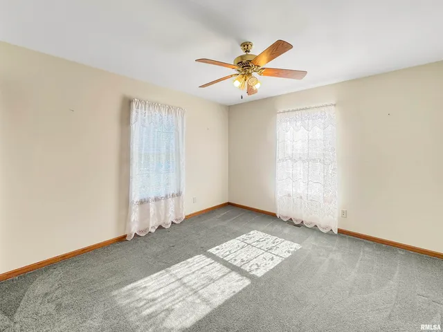 $360,000 | 1600 Kingsbury Road, Washington, IL 61571