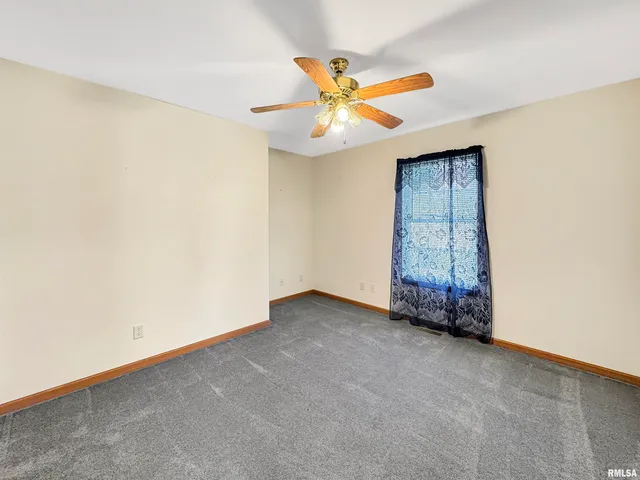 $360,000 | 1600 Kingsbury Road, Washington, IL 61571