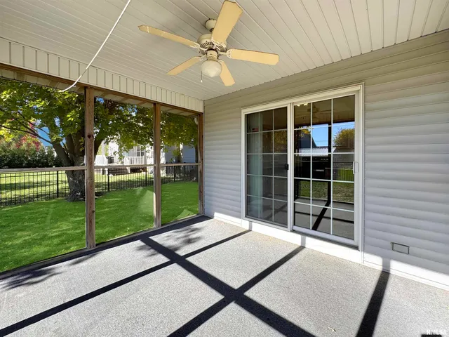 $360,000 | 1600 Kingsbury Road, Washington, IL 61571