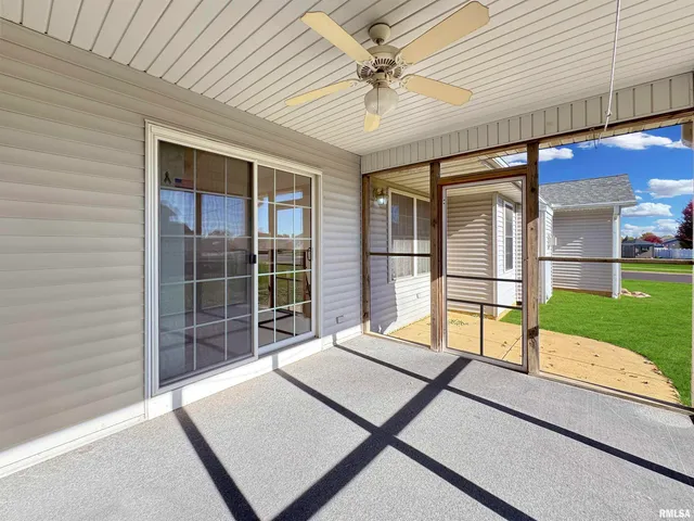 $360,000 | 1600 Kingsbury Road, Washington, IL 61571