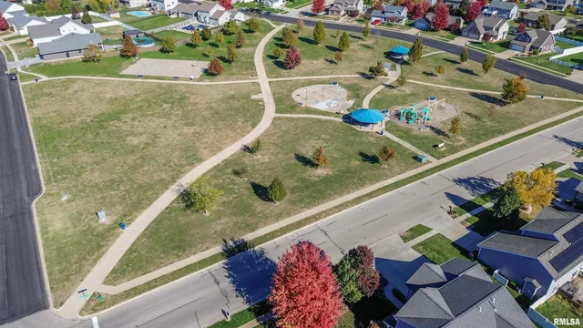 $360,000 | 1600 Kingsbury Road, Washington, IL 61571