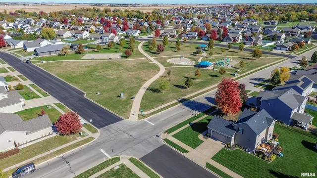 $360,000 | 1600 Kingsbury Road, Washington, IL 61571