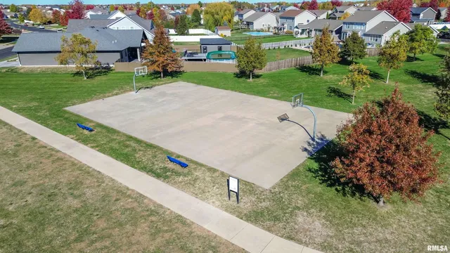 $360,000 | 1600 Kingsbury Road, Washington, IL 61571