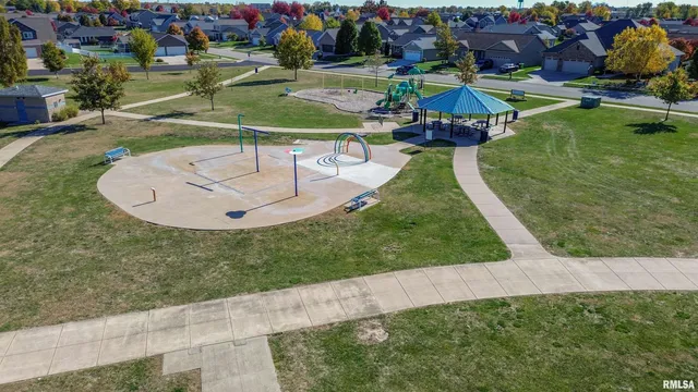 $360,000 | 1600 Kingsbury Road, Washington, IL 61571