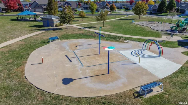 $360,000 | 1600 Kingsbury Road, Washington, IL 61571