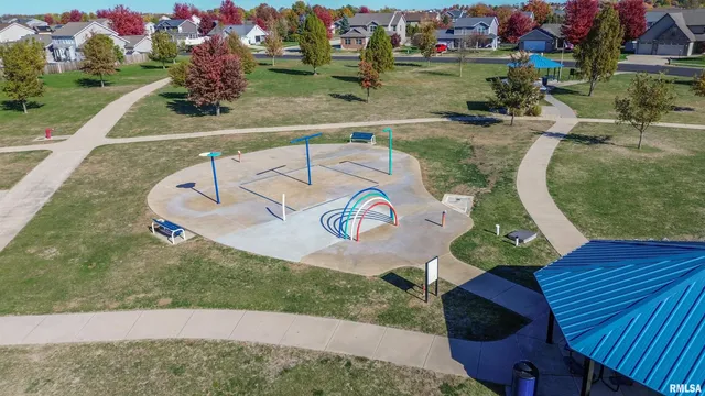 $360,000 | 1600 Kingsbury Road, Washington, IL 61571