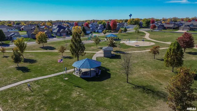 $360,000 | 1600 Kingsbury Road, Washington, IL 61571