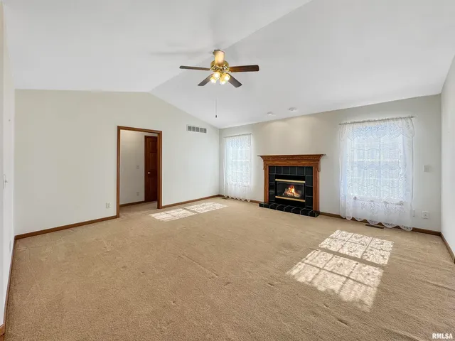 $360,000 | 1600 Kingsbury Road, Washington, IL 61571