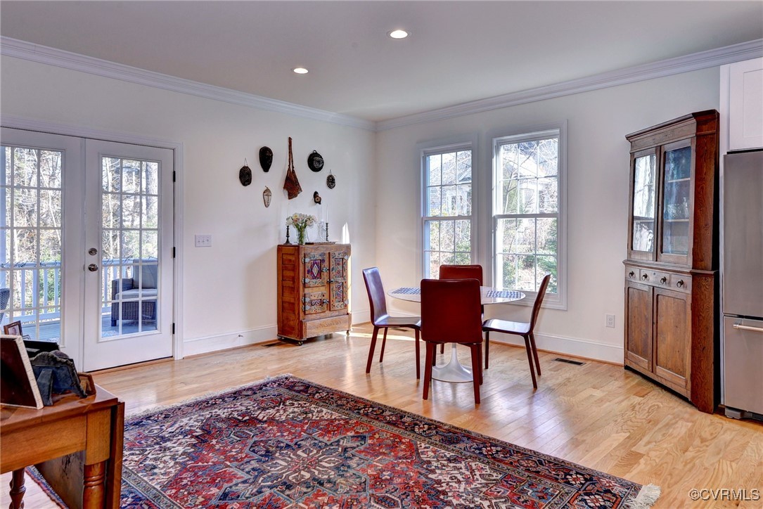 112 Nottinghamshire Williamsburg, VA 23188 - Photo 16 of 50 a view of a livingroom with furniture window and wooden floor