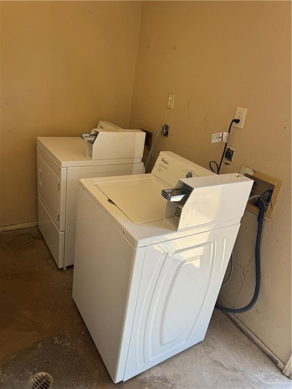 1810 Jason Avenue Edinburg, TX 78539 - Photo 25 of 27 a utility room with dryer and washer