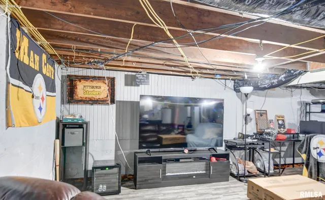 $121,000 | 201 Miss Debra Avenue, Kincaid, IL 62540