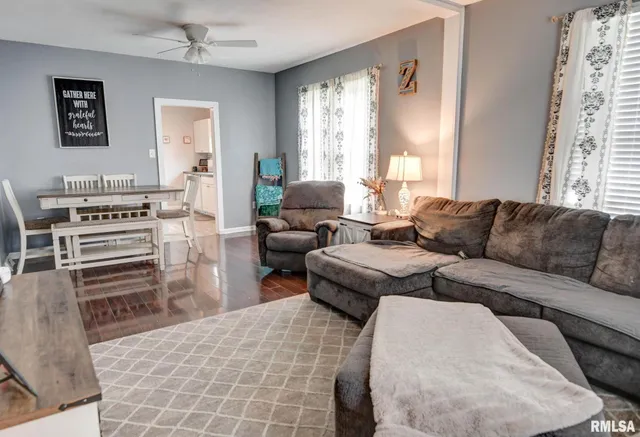 $121,000 | 201 Miss Debra Avenue, Kincaid, IL 62540