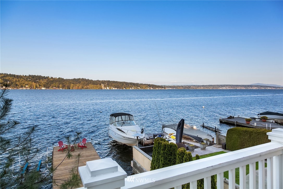 10700 Riviera Place Northeast Seattle, WA 98125 - Photo 1 of 22 Gallery Image 1
