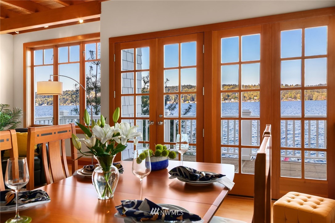 10700 Riviera Place Northeast Seattle, WA 98125 - Photo 2 of 22 Gallery Image 2